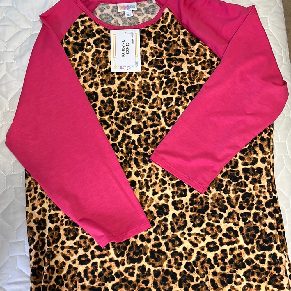 LuLaRoe, Randy T-Shirt